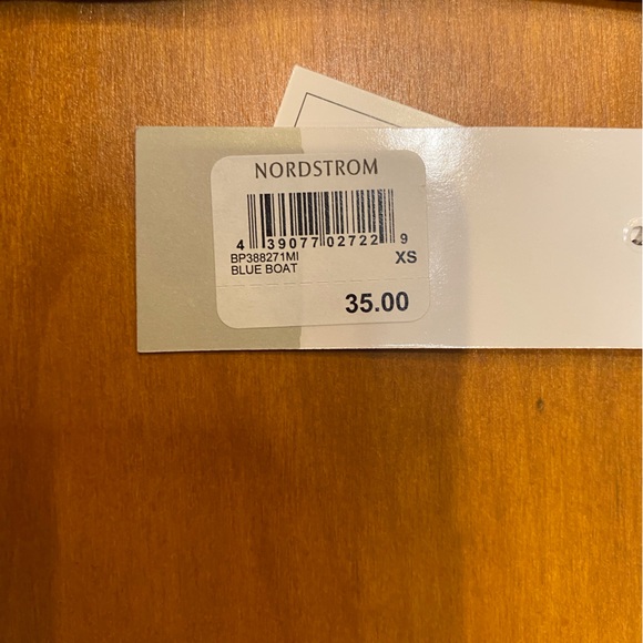 NWT BP. V Neck Cropped Tank - Picture 3 of 3